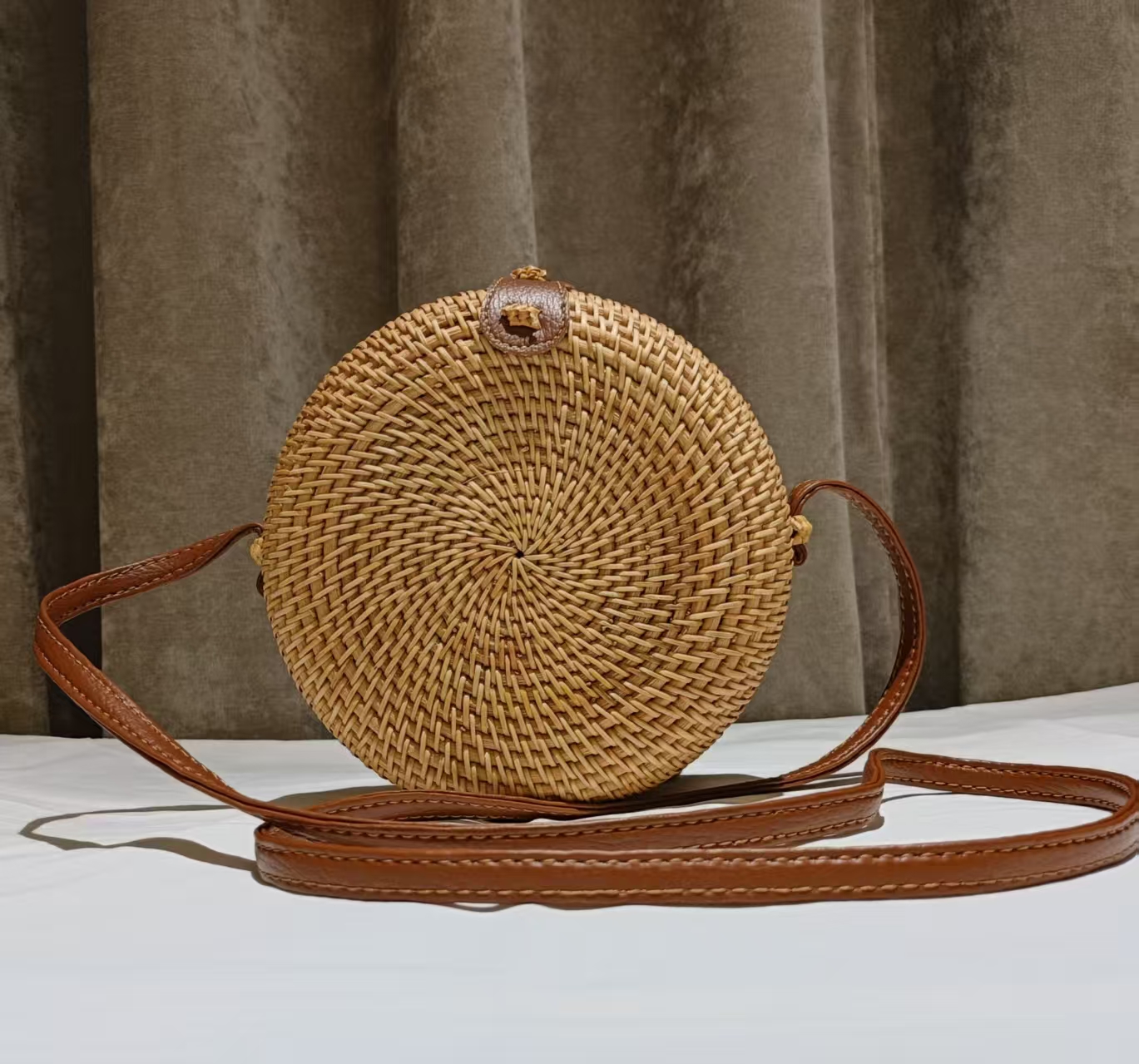 Hand-woven product 01