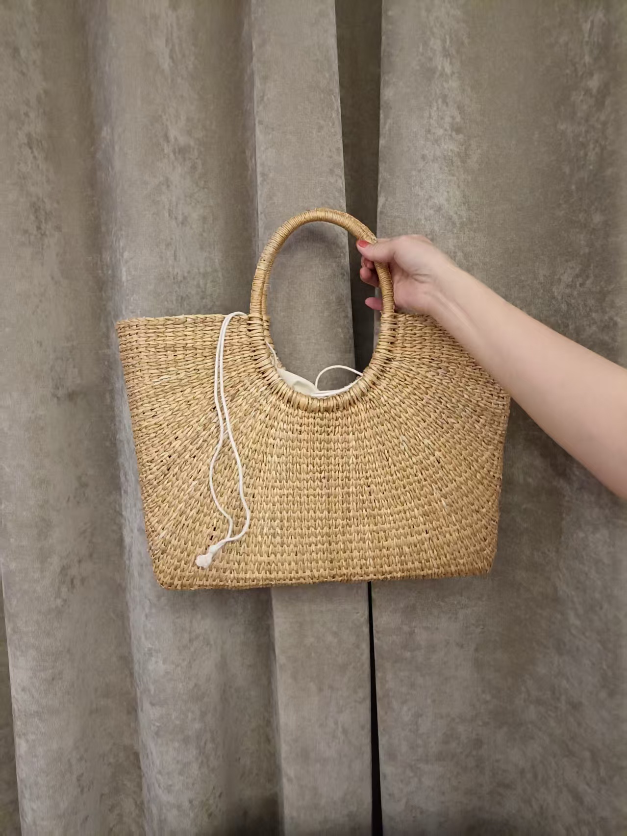 Hand-woven product 02